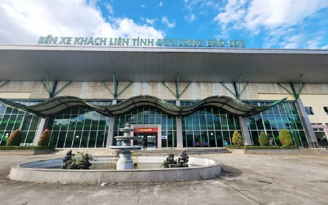Bến xe Bảo Lộc Lâm Đồng nhìn từ bên ngoài bến xe bảo lộc lâm đồng nhìn từ bên ngoài khu nhà chờ