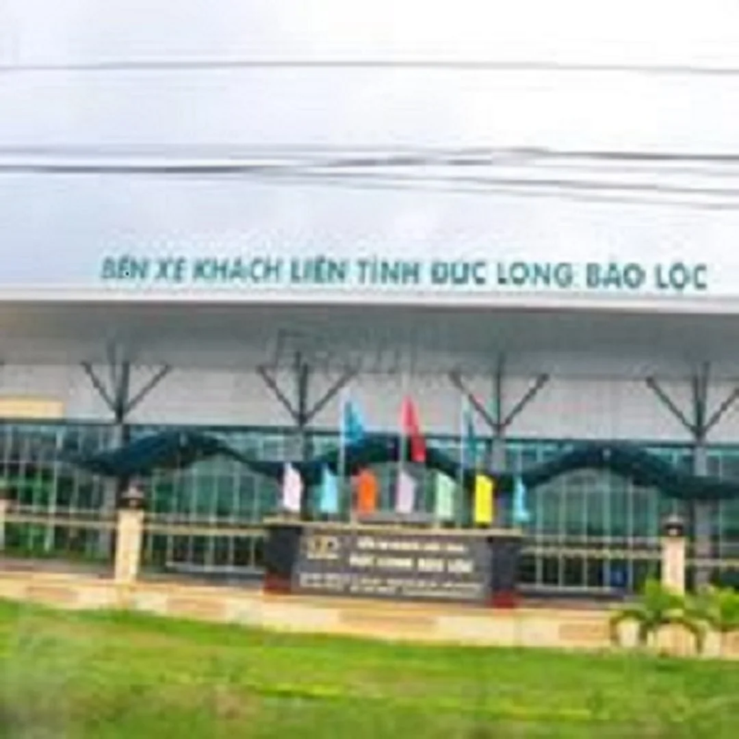 Bến xe Đức Long Bảo Lộc trên Quốc lộ 20 bến xe bảo lộc lâm đồng tại khu vực Đức Long trên Quốc lộ 20