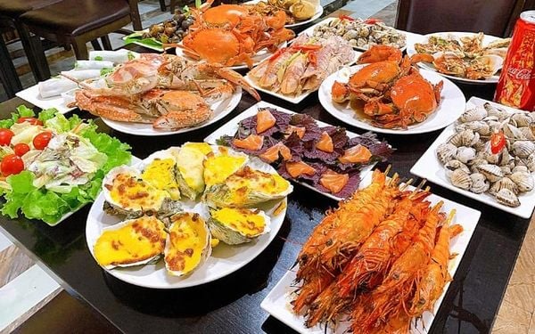 Nhà Hàng Hải Sản Xuân Sơn – Hương Vị Biển Cả Ngay Giữa Cao Nguyên