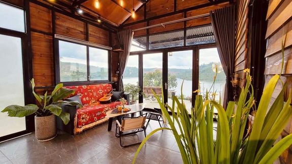 Homestay nghỉ dưỡng nhìn ra hồ