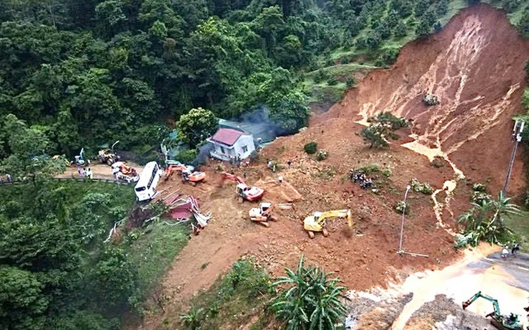 Taluy dương sạt lở trên đèo Bảo Lộc Lâm Đồng sạt lở đèo bảo lộc lâm đồng nhìn từ taluy dương