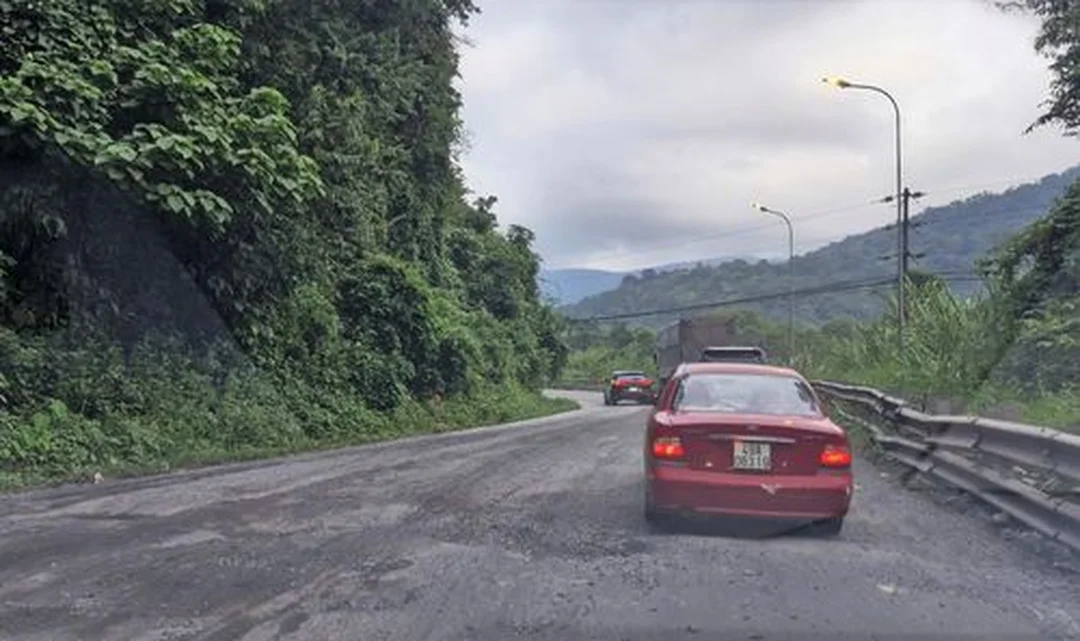 sương mù trên đèo bảo lộc lâm đồng