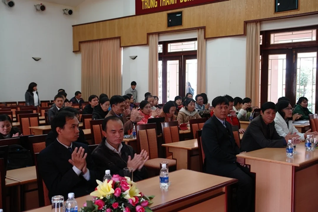 vnpt school bảo lộc lâm đồng với giáo viên tham gia hướng dẫn sử dụng hệ thống