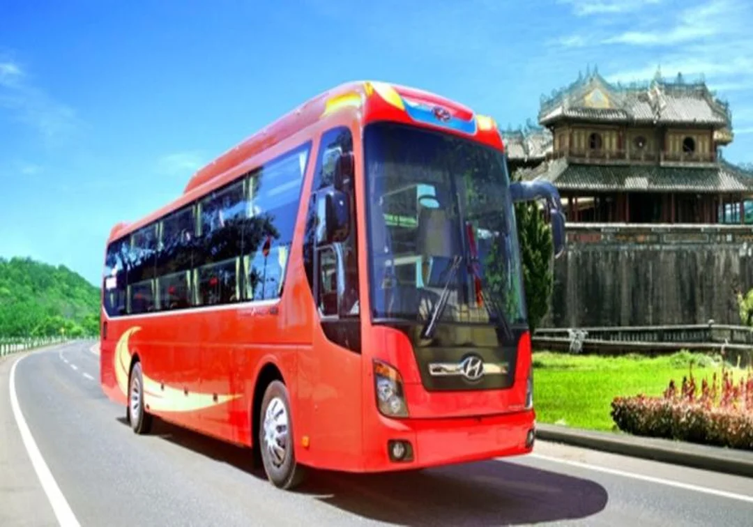 xe limousine đi bảo lộc lâm đồng nội thất cao cấp